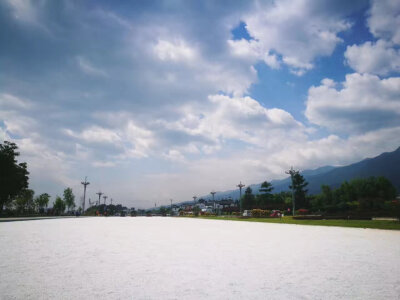 大理风花雪月，不如遇见你。
@欧阳影心