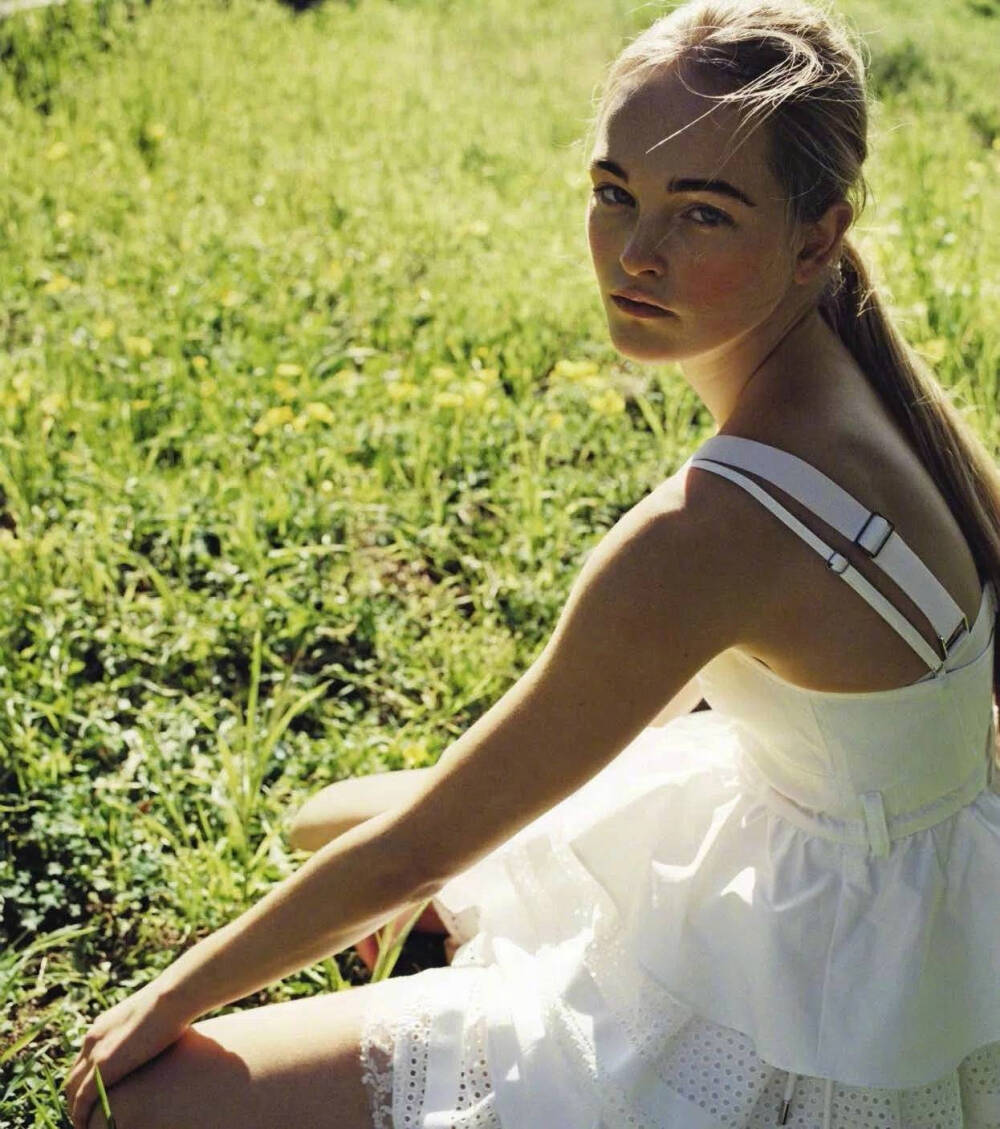  #Jean Campbell# by Zoe Ghertner. 意大利版《Vogue》五月刊-“The Grass Is Greener” 