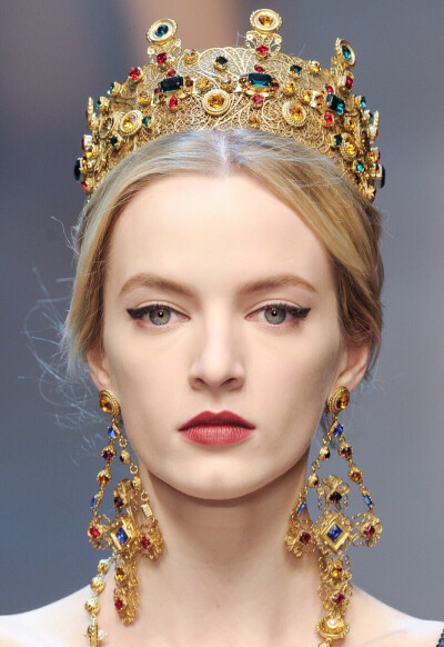 俄罗斯超模Daria Strokous 在Dolce&Gabbana F/W 2013