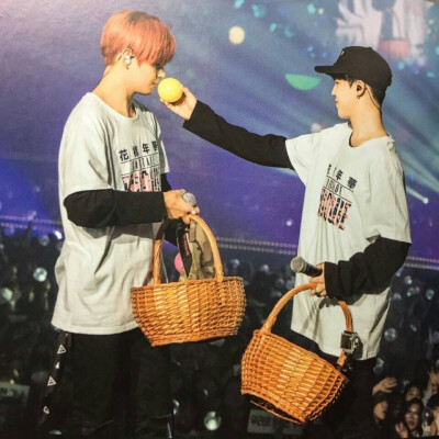 95line vmin
防弹少年团 BTS bangtanboys
金南俊 金硕珍 闵玧其 郑号锡 朴智旻 金泰亨 田柾国