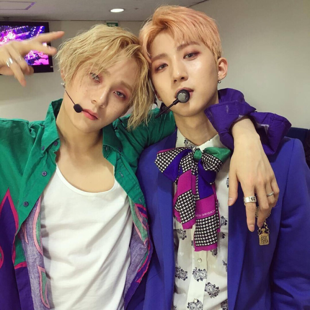 Triple H 泫雅 Hui（李会泽） E'Dawn（金孝钟）