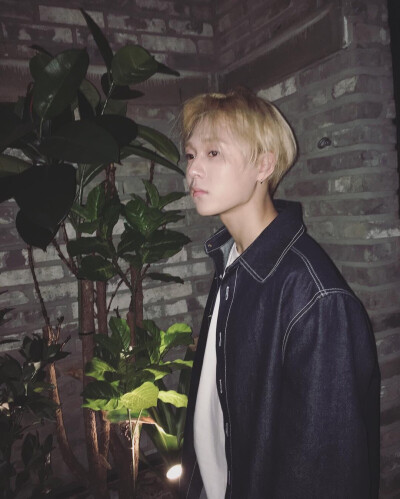 Triple H 泫雅 Hui（李会泽） E'Dawn（金孝钟）