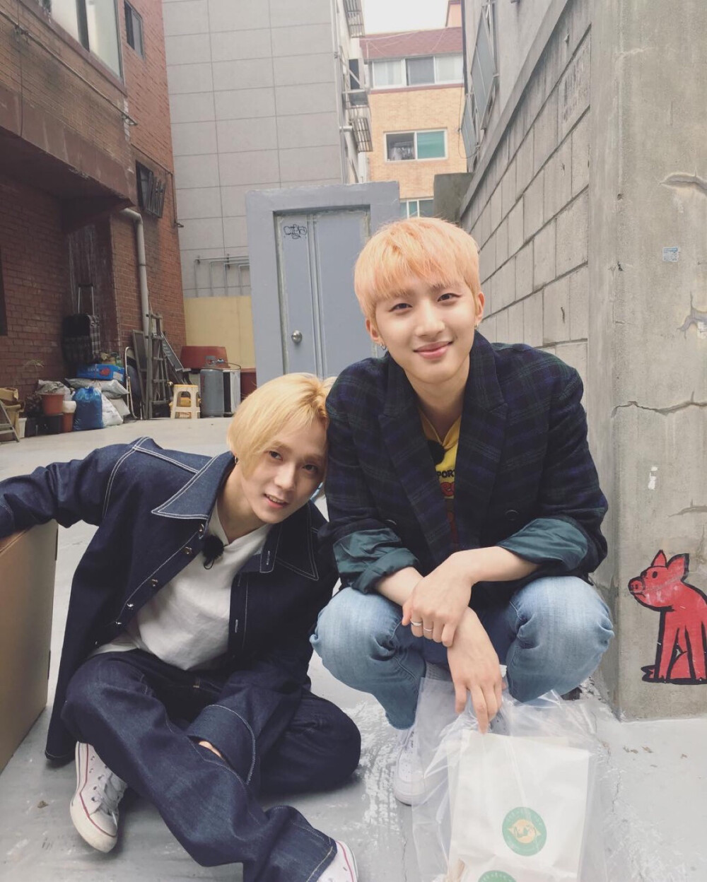 Triple H 泫雅 Hui（李会泽） E'Dawn（金孝钟）