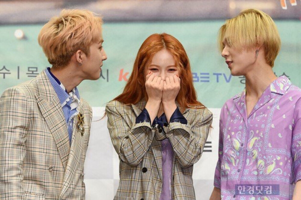 Triple H 泫雅 Hui（李会泽）E'Dawn（金晓钟）