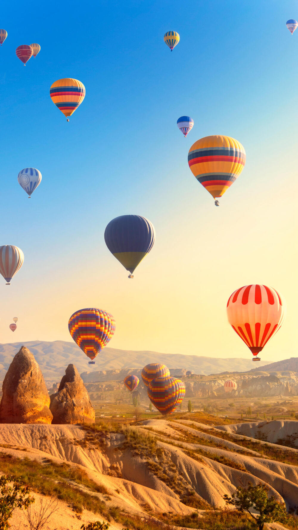 【热气球】
各种颜色的巨型气球漫天飞舞，就如童话世界一般奇妙。©视觉中国