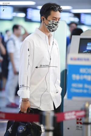winner Mino 宋闵浩 机场照