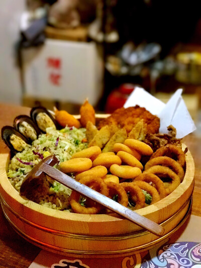 巨无霸炒饭……嗯……我吃完了