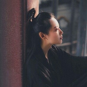 〔 古风头像|自截|女头|森系|意境|唯美|汉服 〕
〔 春山春酒，春与青溪长 〕〔满袖盈风〕