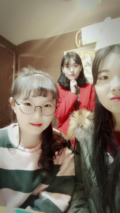 唯一留下的一张十八岁生日照片
生日不美好