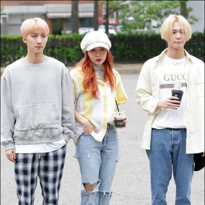 Triple H(트리플 H) TRIPLE H 金泫雅（Kim Hyun A） 李会泽（Hui） 金孝钟（E'Dawn） 美图 壁纸