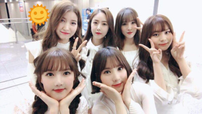 GFRIEND（여자친구）金素晶 郑艺琳 丁恩妃银河 崔俞娜俞宙 黄恩菲信飞 金艺源严智 