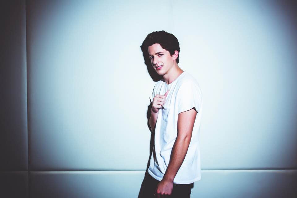 断眉 查理普斯 Charlie Puth