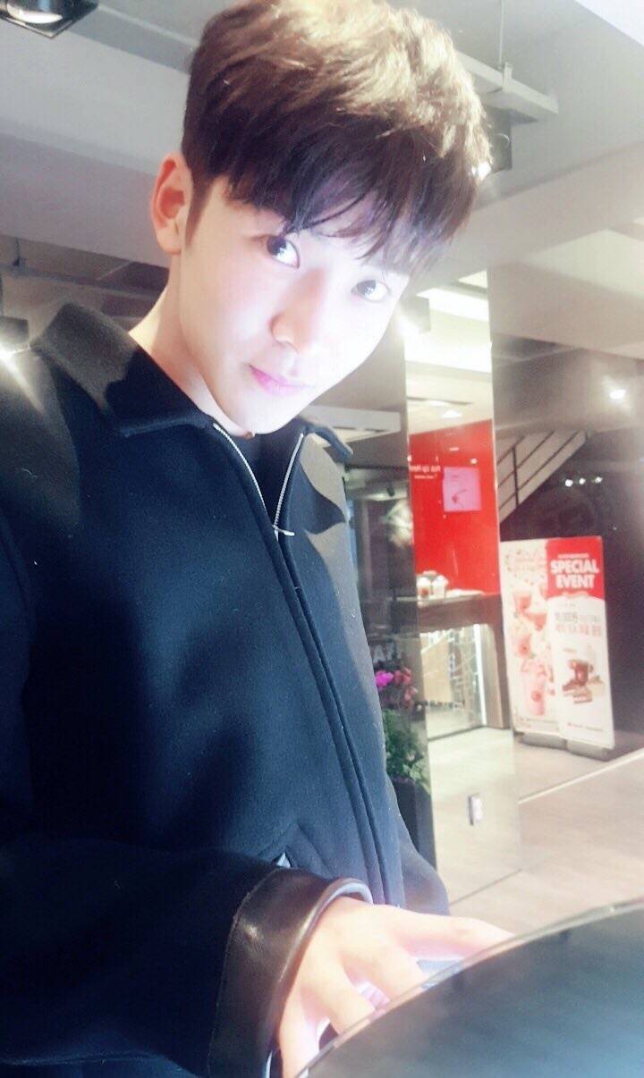 路云 SF9