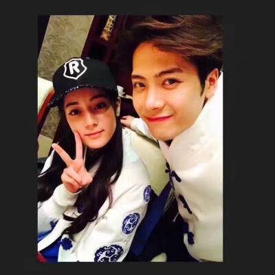 王嘉尔与跑男们的合照 太帅了 