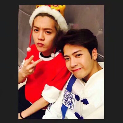 王嘉尔与跑男们的合照 太帅了 