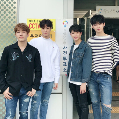 Astro（아스트로）金明俊（MJ）朴真祐（JINJIN）车银优（EUNWOO）文彬（MOONBIN）朴敏赫（Rocky）尹产贺（Yoon SANHA）AROHA