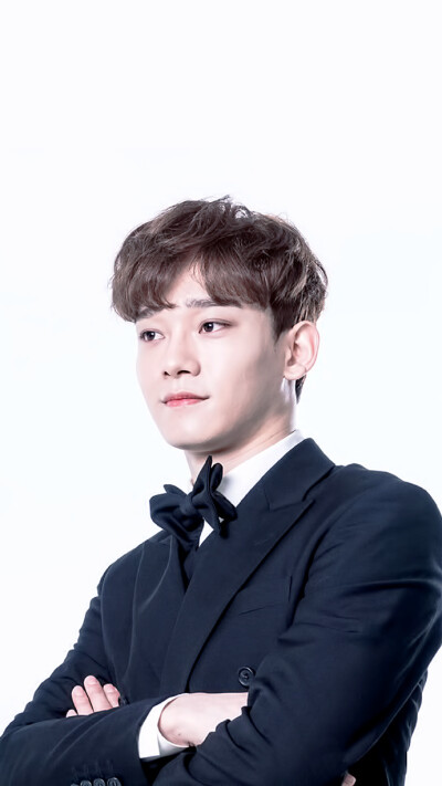 Cr. Twitter: __adiantum ​​​ ​​​​ ​​​​超级好看的壁纸 饭制 EXO 金钟大 CHEN CBX 杂志拍摄 身着西装的他