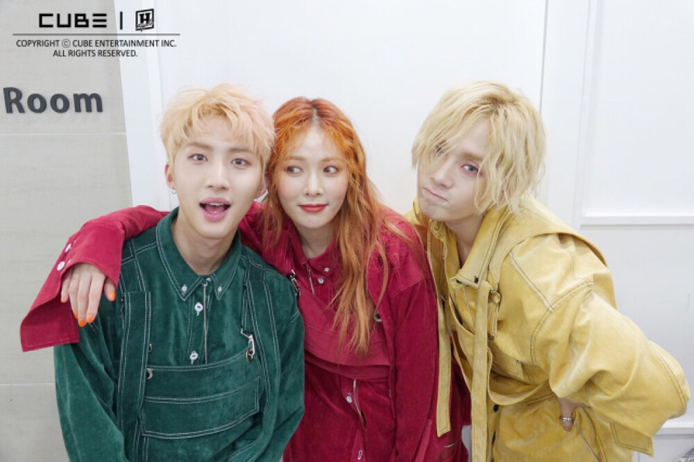 Triple H 泫雅 Hui（李会泽）E'Dawn（金晓钟）