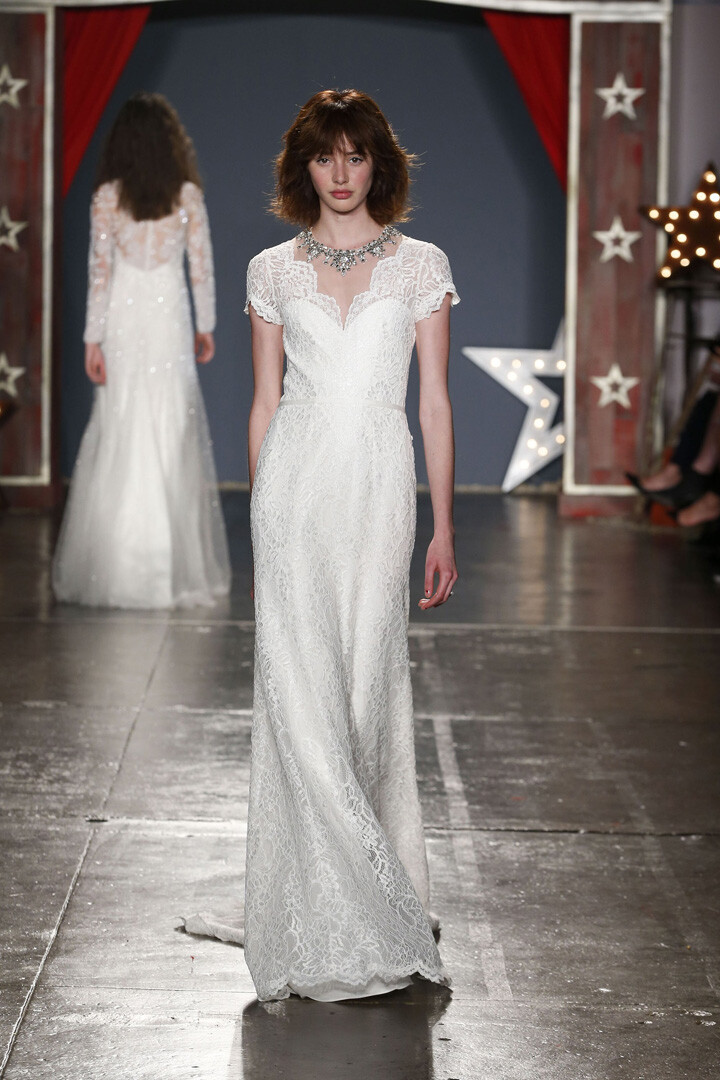 英国设计师品牌 Jenny Packham 2018春夏婚纱系列