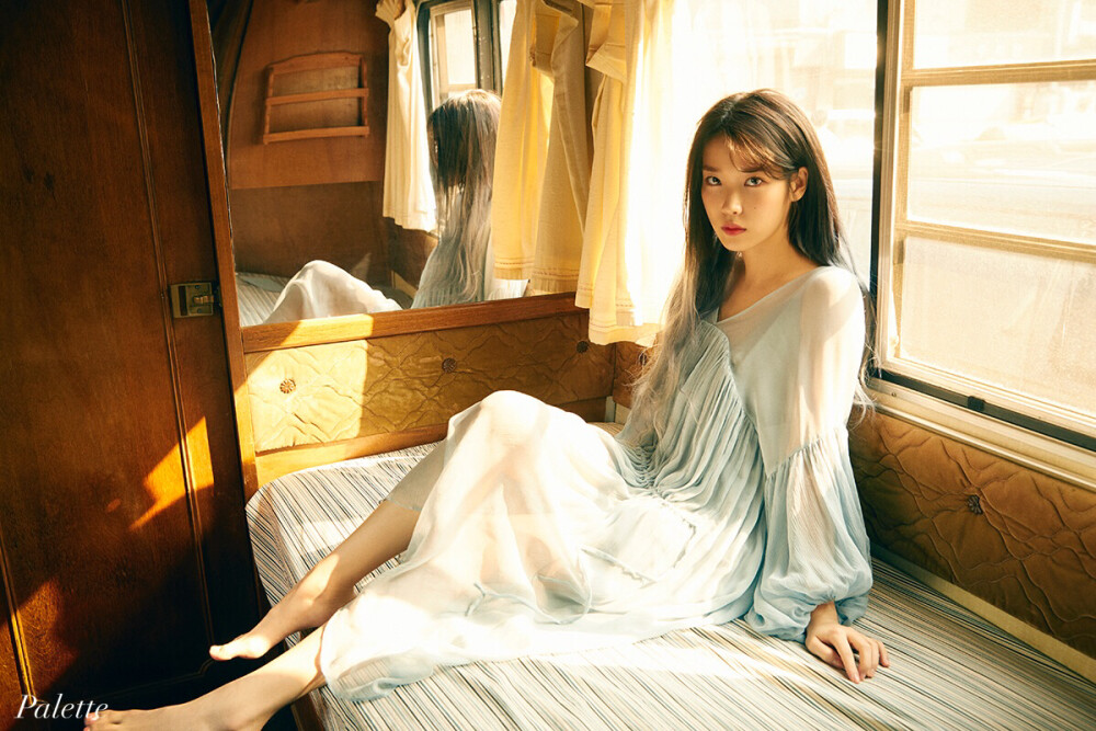 iu 拿图点赞 点关注