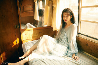 iu 拿图点赞 点关注