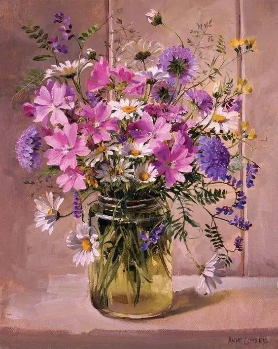 Anne Cotterill，英国一位画画的老奶奶，她比下的花卉每一瓣都好像有自己的灵魂，不管是盛放在什么样容器里，他们都具有鲜活的生命力。 ​​​