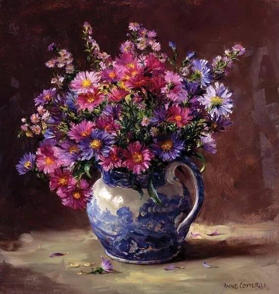 Anne Cotterill，英国一位画画的老奶奶，她比下的花卉每一瓣都好像有自己的灵魂，不管是盛放在什么样容器里，他们都具有鲜活的生命力。