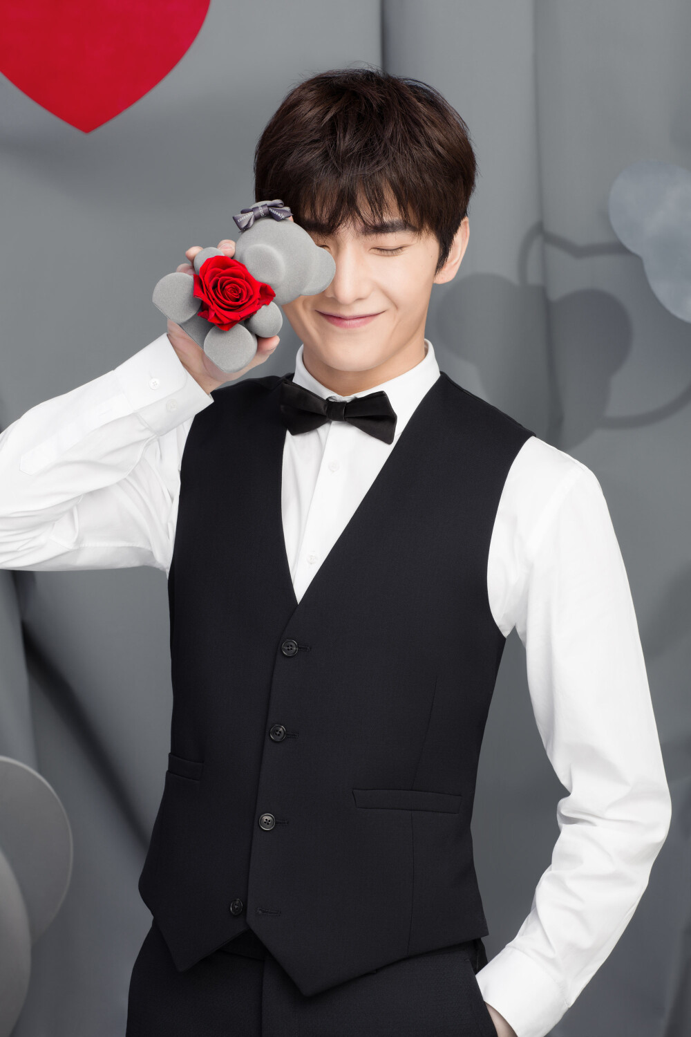 【锁屏系列】杨洋 roseonly诺誓官博 无水印 啊啊啊啊抱走杨总~