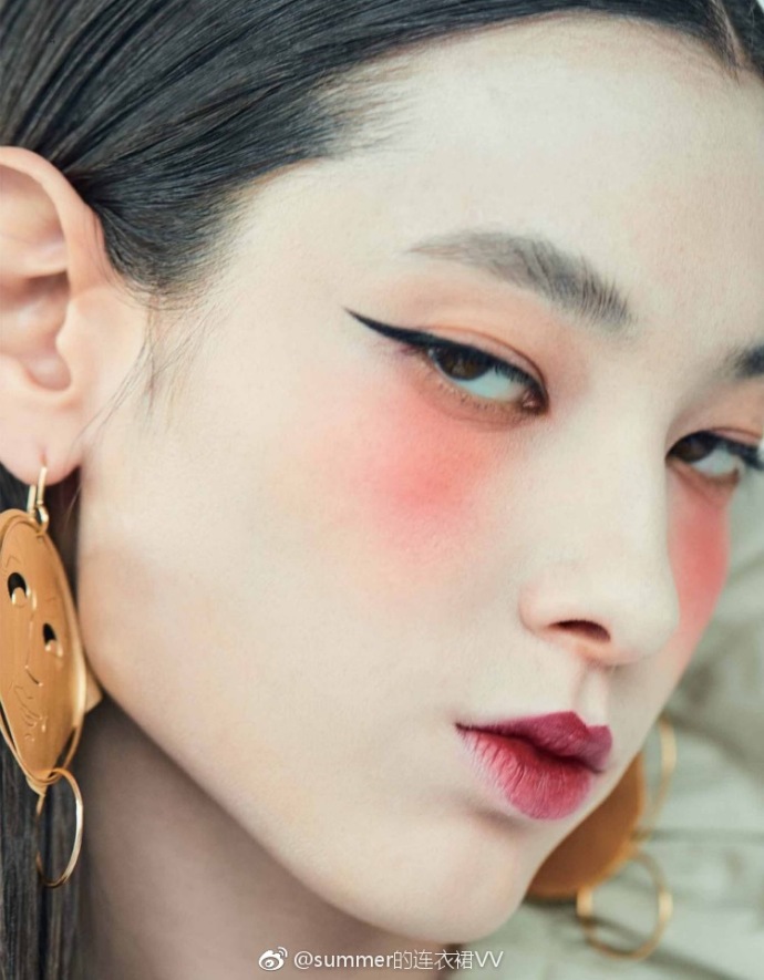 Dazed Korea. 观赏这个妆！绝了！ ????