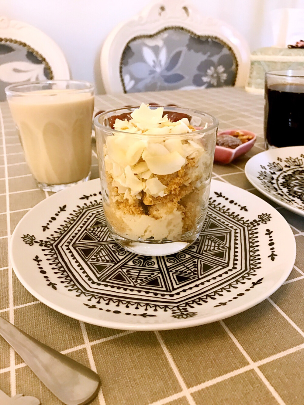 【甜酒咖啡椰子片木糠杯】