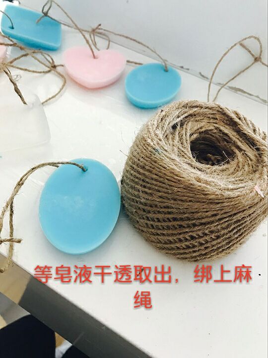  lwowlife创意手工生活馆是一家综合的手工DIY创意生活馆，DIY便是”DO IT YOURSELF“译为顾客可以亲手制作的意思！ lwowlife创意手工生活馆便是这样一家综合的手工DIY潮流店！有兴趣的可以百度搜索优加手作哦~