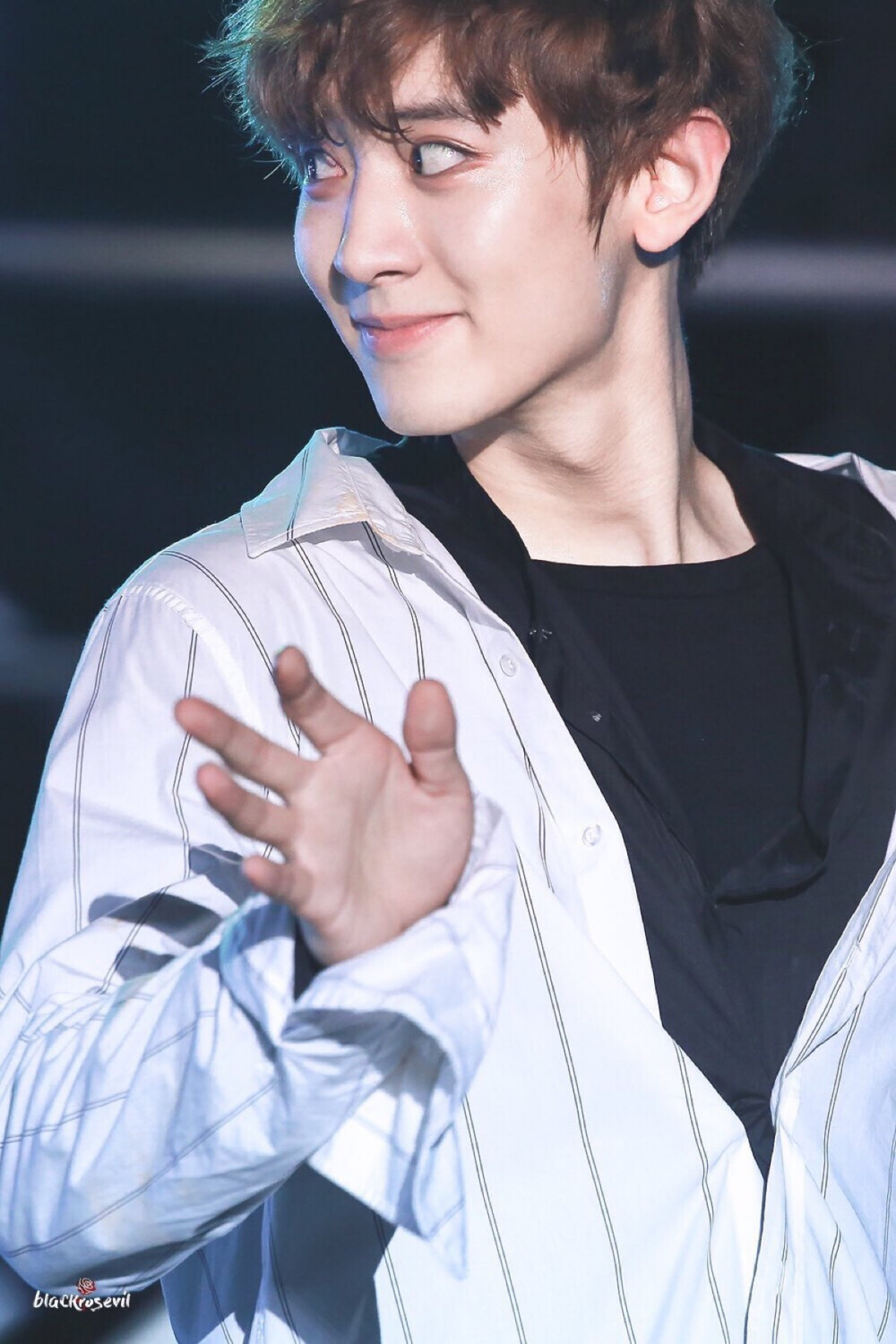 exo 朴灿烈 灿烈 壁纸 演唱会 大眼睛 泡菜鱼