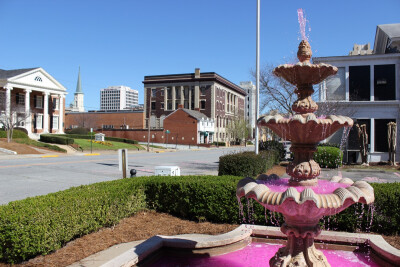 Fountain. Taken at downtown Macon before International Cherry Blossom Festival. Photo by Jiali Chen.