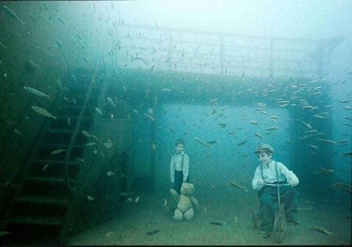 沉入水底的美。摄影师：Andreas Franke。 ​​