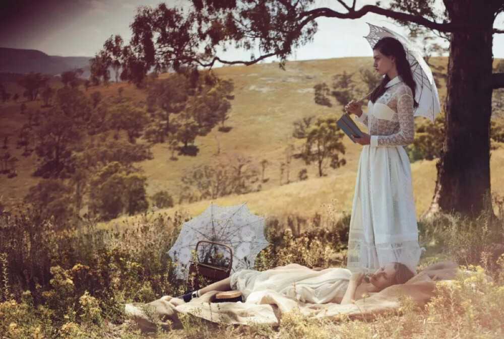  泰莉莎·帕尔默 菲比·托金 Teresa Palmer and Phoebe Tonkin for Vogue Australia March 2015, photo by Will Davidson