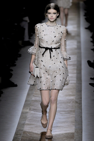 Valentino （华伦天奴 ）于巴黎时装周发布 2011春夏高级成衣系列