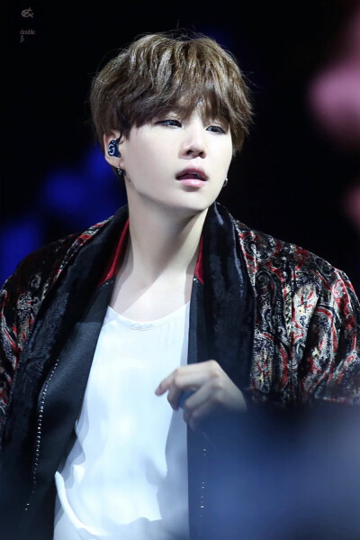 闵玧其 SUGA BTS 防弹少年团 BTS LIVE TRILOGY EPISODE III THE WINGS TOUR in 悉尼 cr. double_fis (转载注明出处)