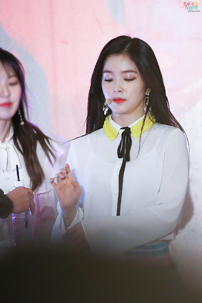 #Irene# 170422 马来西亚签售会饭拍小姐姐8p cr：baek2light 我居然会羡慕那条吸管 原图：【O网页链接】【O网页链接】【O网页链接】【O网页链接】【O网页链接】【O网页链接】【O网页链接】【O网页链接】 ​​​​