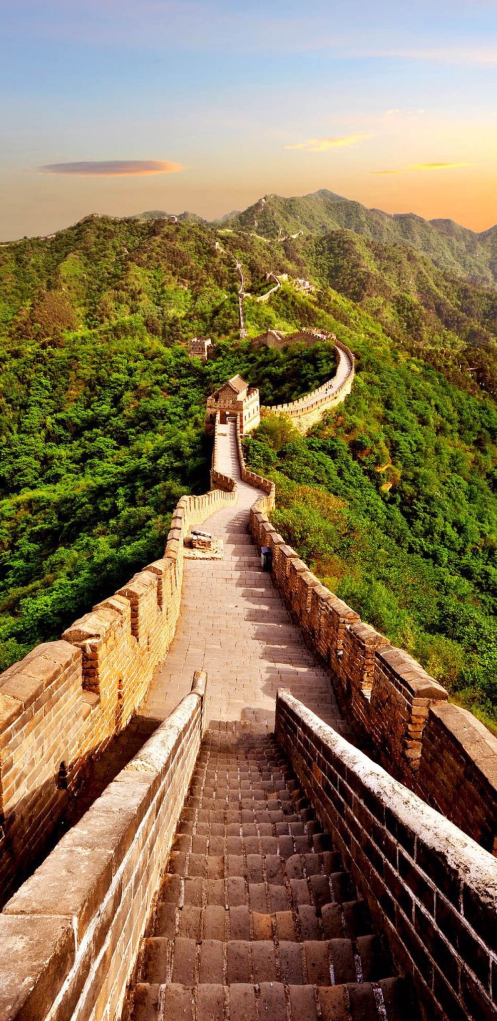 The Great Wall of China.The first building on the list of New 7 wonders of the world is the Great Wall of China,a series of fortifications whose construction was started in seventh century BC in order to provide protection against the Chinese Empire nomadic invasions.