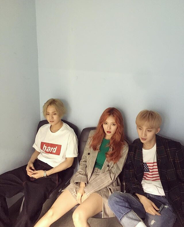 Triple H(트리플 H) 3人组混声组合Triple H(泫雅&HUI(李会泽)&E'DAWN(金晓钟) TRIPLE H 金泫雅（Kim Hyun A） 李会泽（Hui） 金孝钟（E'Dawn） 美图 壁纸 马儿 泫雅