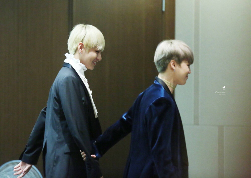 95line vmin
防弹少年团 BTS bangtanboys
金南俊 金硕珍 闵玧其 郑号锡 朴智旻 金泰亨 田柾国