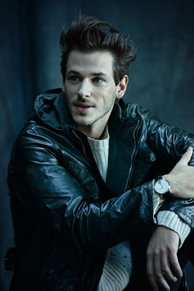 Gaspard Ulliel （加斯帕德·尤利尔）出身地：法国布洛涅比扬库尔（Boulogne Billancourt, France）代表作：狼族盟约，灰眼珠的男孩，漫长的婚约，年轻的汉尼拔：面具背后.