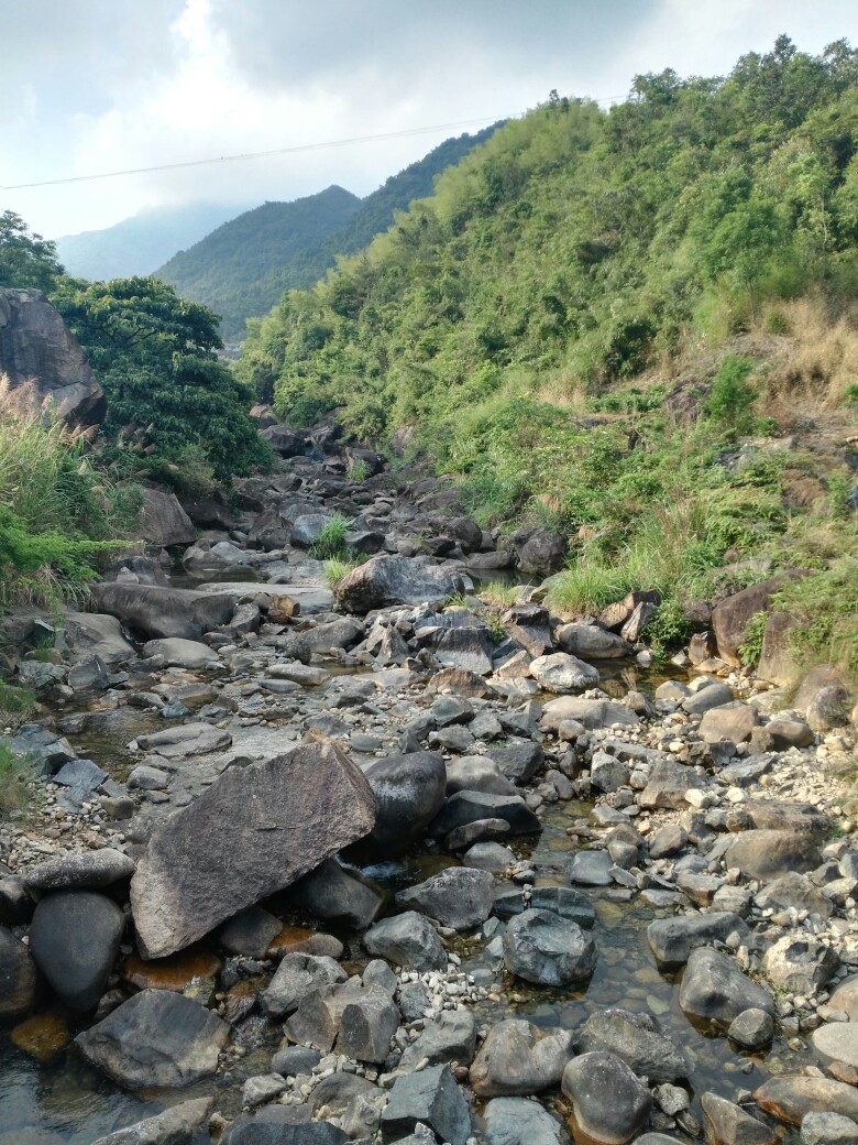 石头。水路。远去。