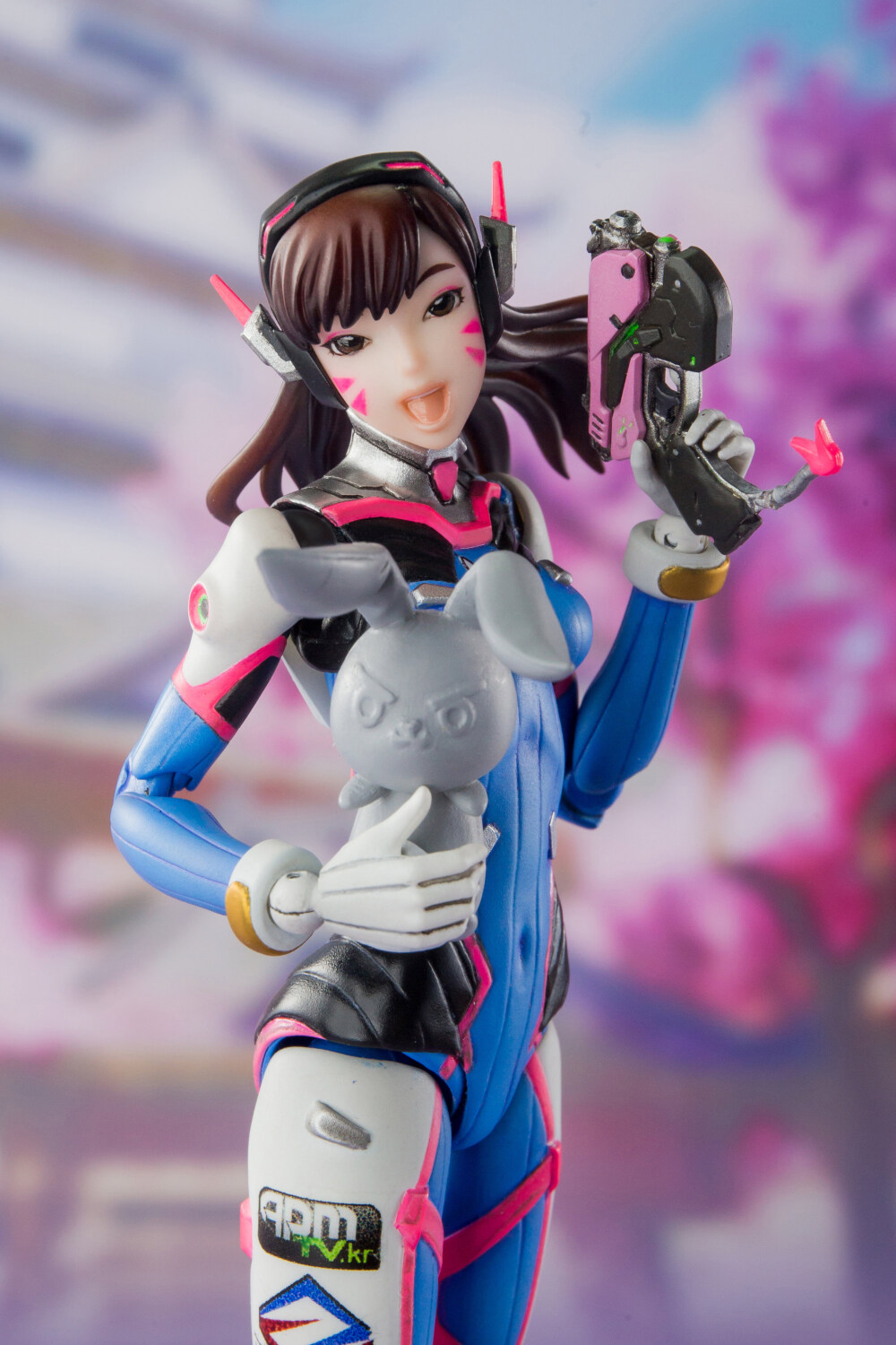 凡造VANZO 宋哈娜 D.va 1/10可动手办 玩游戏就是要赢！https://item.taobao.com/item.htm?spm=a1z10.1-c-s.w11216627-15561562650.3.coz0Kb&id=544579551319&scene=taobao_shop