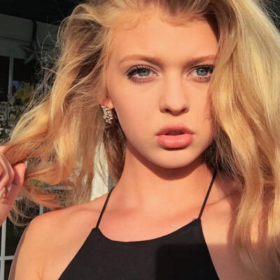 loren gray