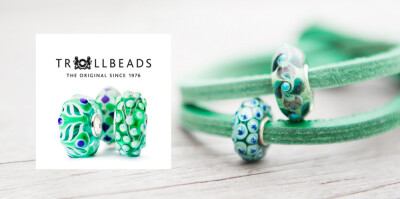 #Trollbeads-“独一无二”套装#包括一条全手工制作的漂亮皮绳，再搭配一颗独一无二的琉璃珠。每颗琉璃珠都在高温明火中纯手工制作而成。手工工艺也使得“全世界没有两颗一样的琉璃珠”，真正做到了“独一无二”。再…