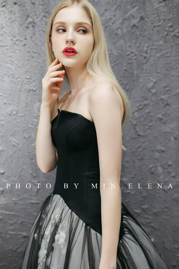 photography：敏_elena
model:Liana
make?up:yoyo