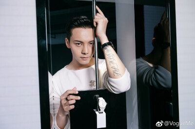 【陈伟霆】【cwt】【陈等等】【William Chan Wai-Ting】 170602 Chanel J12 非黑即白 上海活动 香奈儿Chanel中国腕表形象大使陈伟霆 2048 x 1363 px (图源： 微博@VogueMe weibo.com/5861669187/F5Zyuj0Pl)