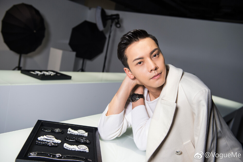 【陈伟霆】【cwt】【陈等等】【William Chan Wai-Ting】 170602 Chanel J12 非黑即白 上海活动 香奈儿Chanel中国腕表形象大使陈伟霆 2048 x 1363 px (图源： 微博@VogueMe weibo.com/5861669187/F5Zyuj0Pl)