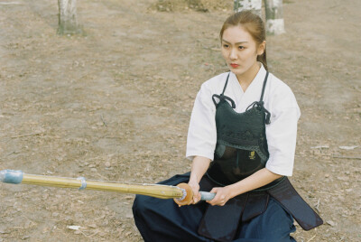 【剑道】初心不改，仗剑天涯。
拍摄&后期：Jael 模特:齐
微信公号ID：brightanddesire
未经本人同意，不得转载。